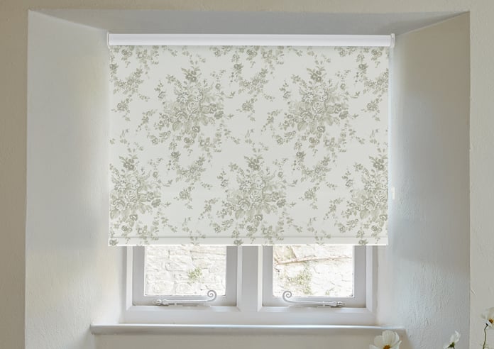 Shabby Chic by Rachel Ashwell Garden Floral (Blackout), Warm Natural - Roller Blind - Image 3